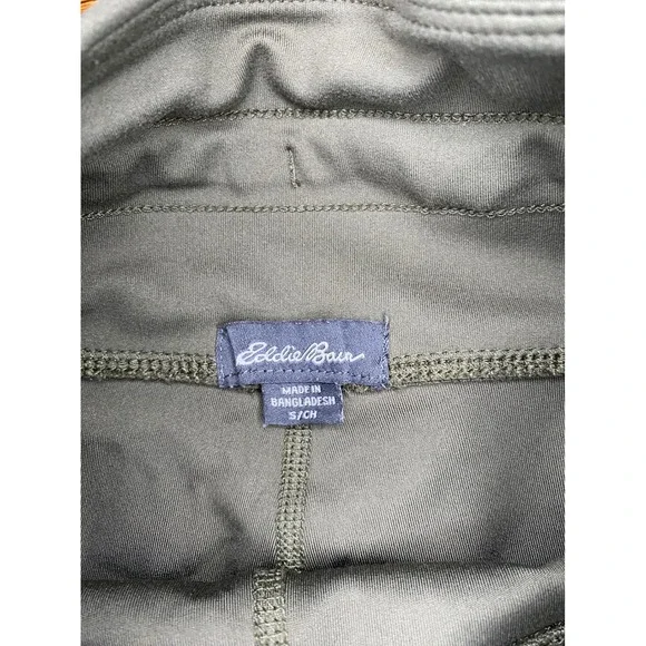 Eddie Bauer Green Legging Shorts with Pockets Size Small - Picture 4 of 7